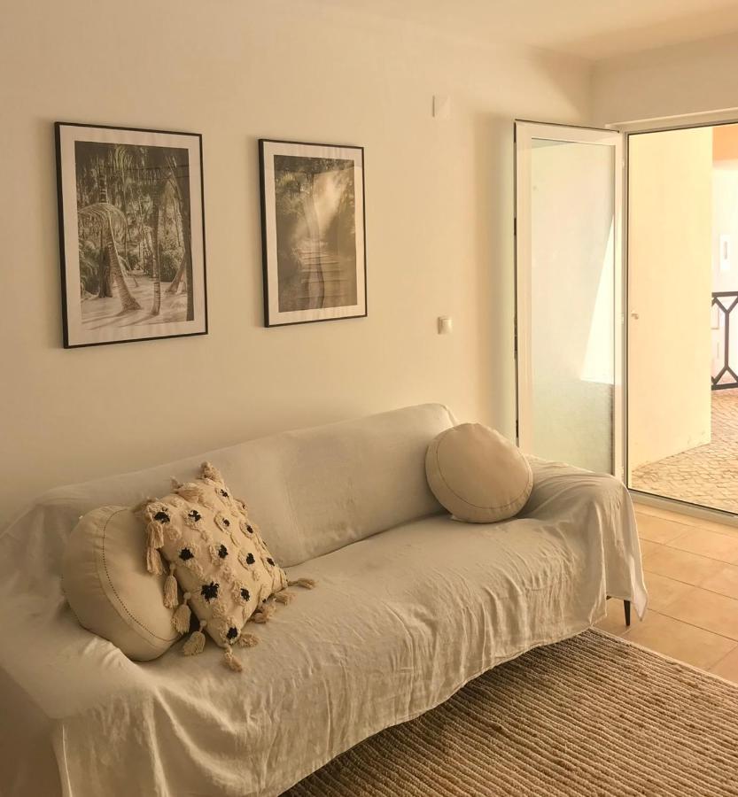 Accommodation In Sesimbra - Two Double Bedroom Exterior photo